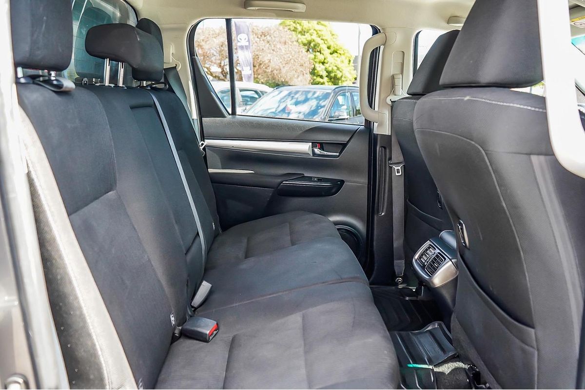 2020 Toyota Hilux SR5 GUN126R 4X4