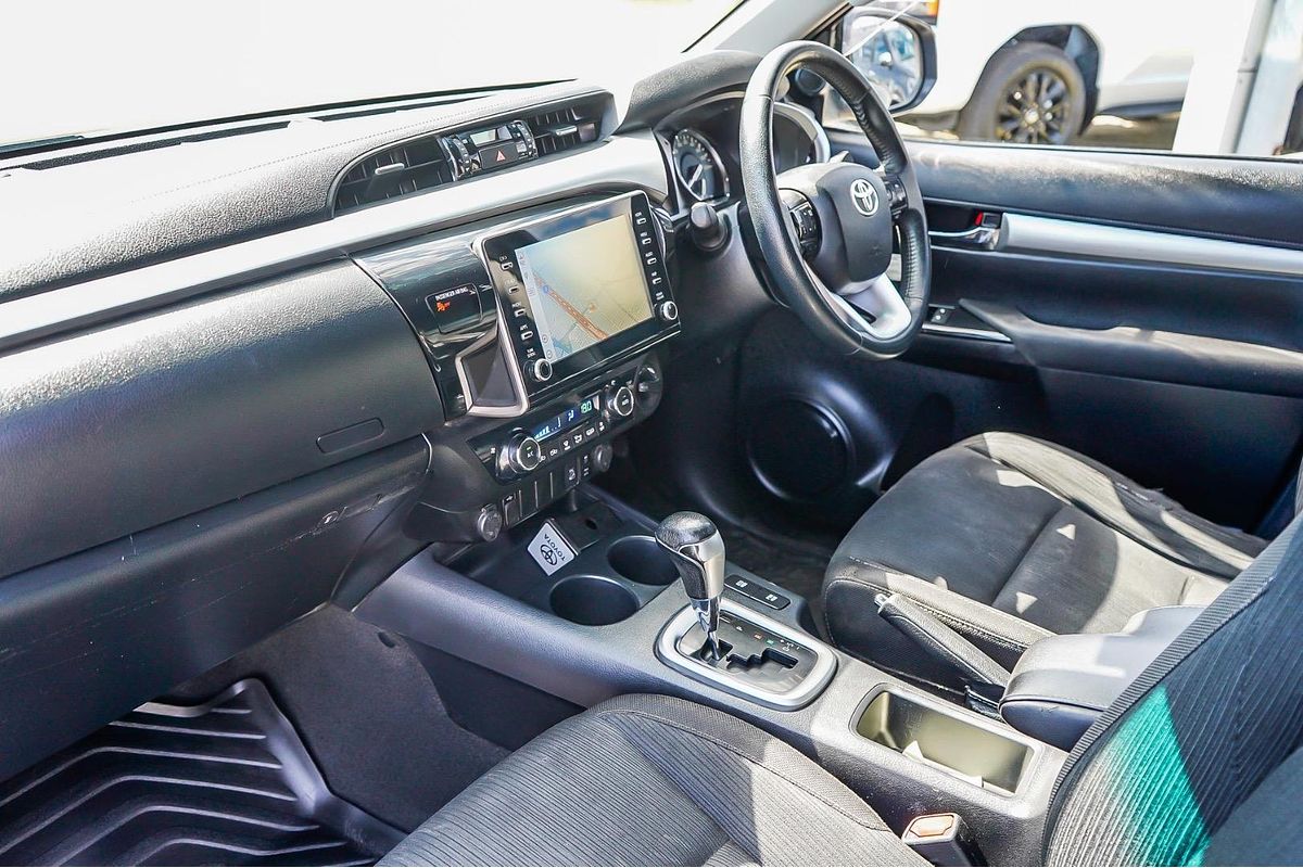 2020 Toyota Hilux SR5 GUN126R 4X4