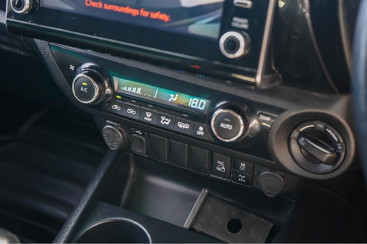 2020 Toyota Hilux SR5 GUN126R 4X4