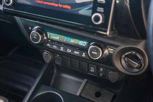 2020 Toyota Hilux SR5 GUN126R 4X4