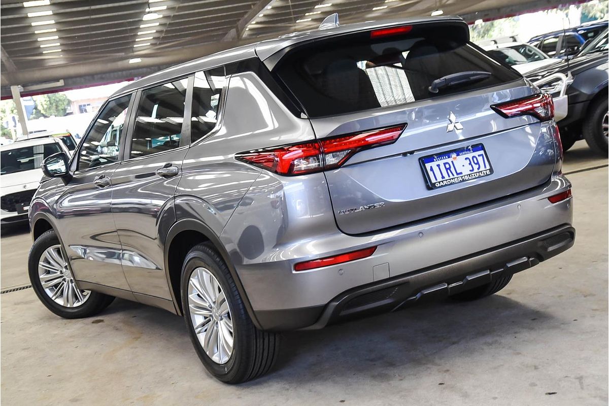 2022 Mitsubishi Outlander ES ZM
