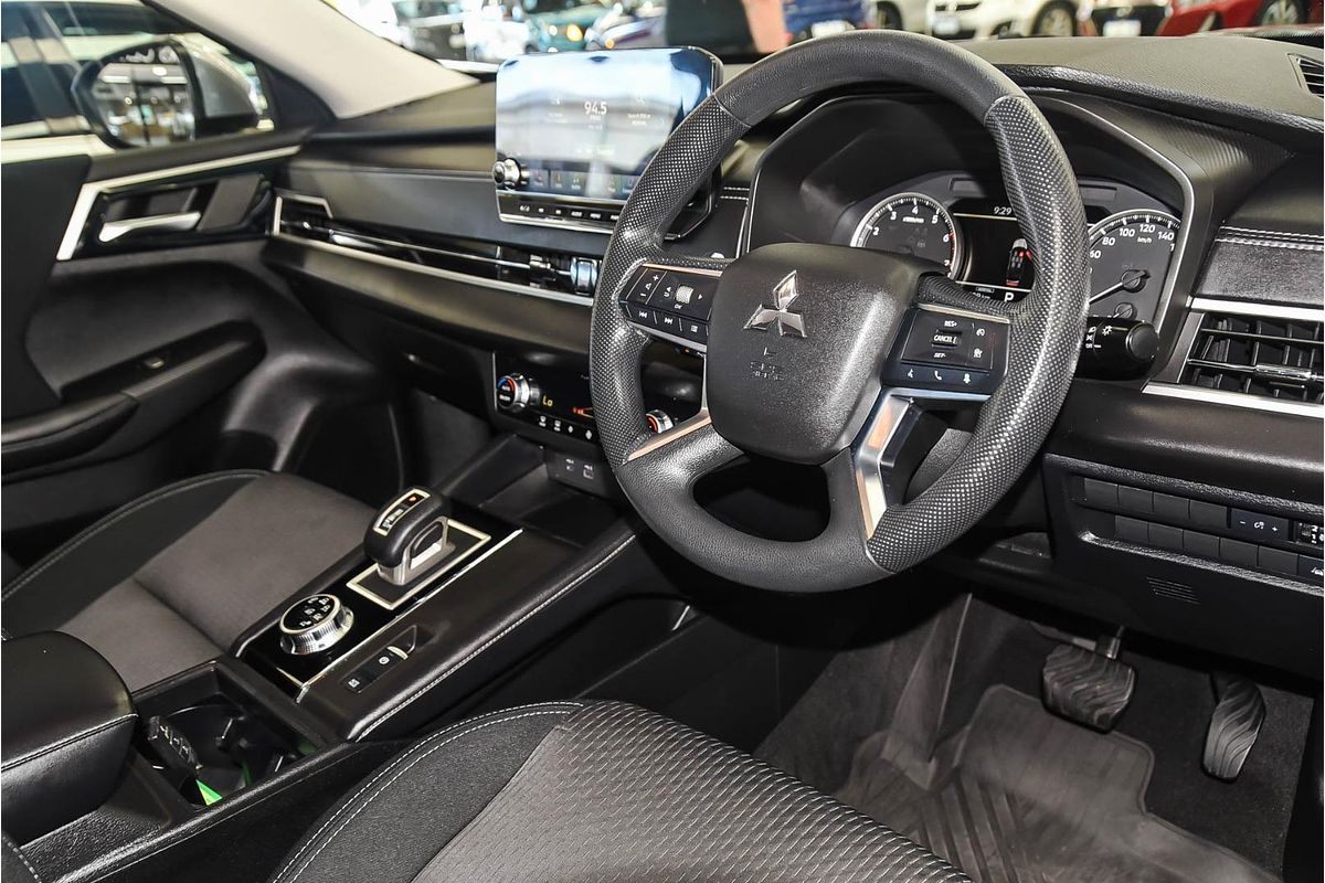 2022 Mitsubishi Outlander ES ZM