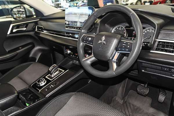 2022 Mitsubishi Outlander ES ZM