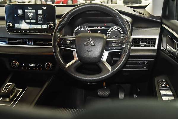 2022 Mitsubishi Outlander ES ZM