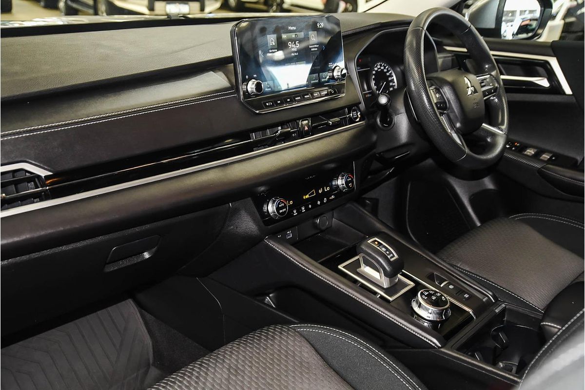 2022 Mitsubishi Outlander ES ZM