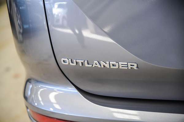 2022 Mitsubishi Outlander ES ZM