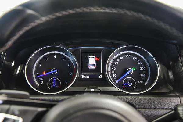 2015 Volkswagen Golf R 7