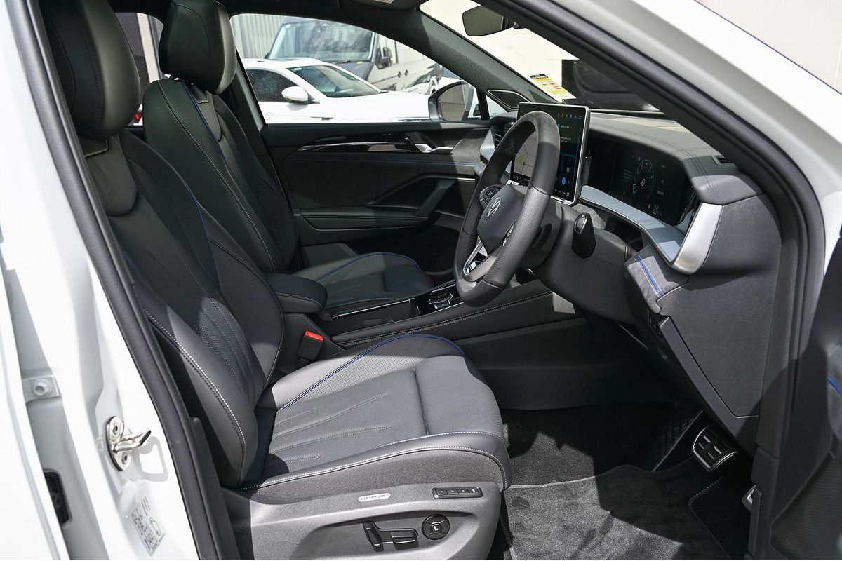 2025 Volkswagen Tayron 195TSI R-Line R4