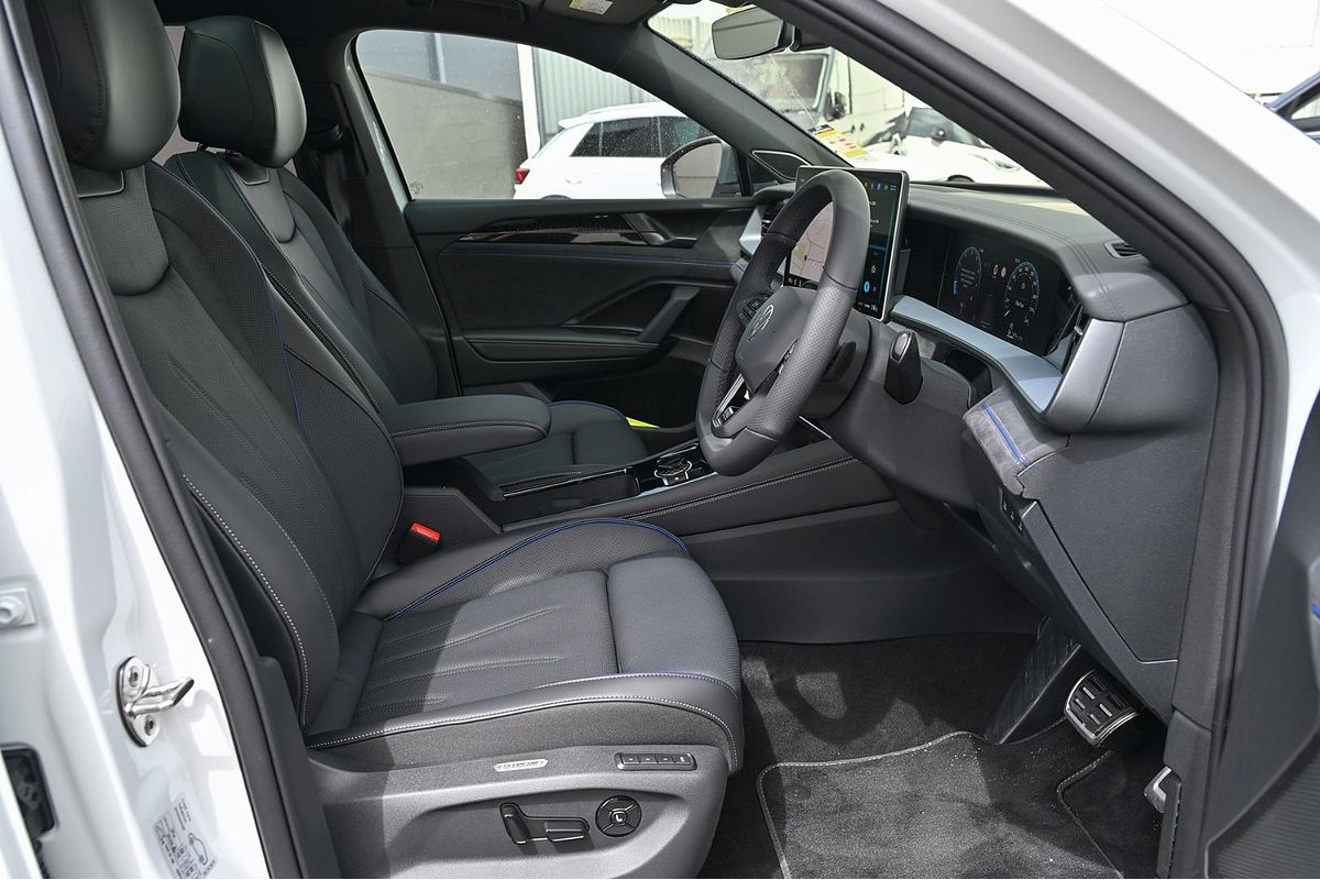 2025 Volkswagen Tayron 195TSI R-Line R4