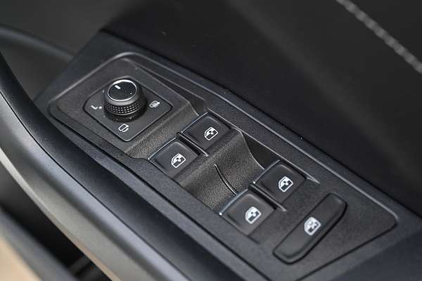 2025 Volkswagen T-Roc 110TSI Style D11