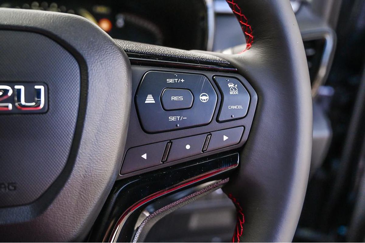 2025 Isuzu D-MAX X-TERRAIN 4X4