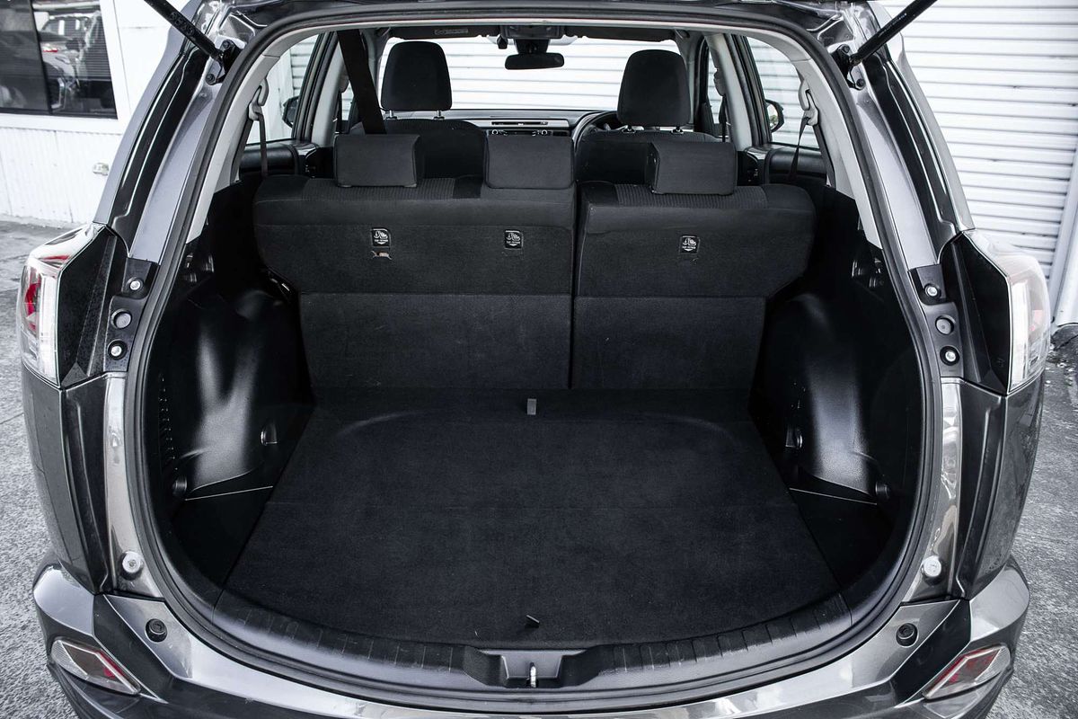 2018 Toyota RAV4 GX ASA44R