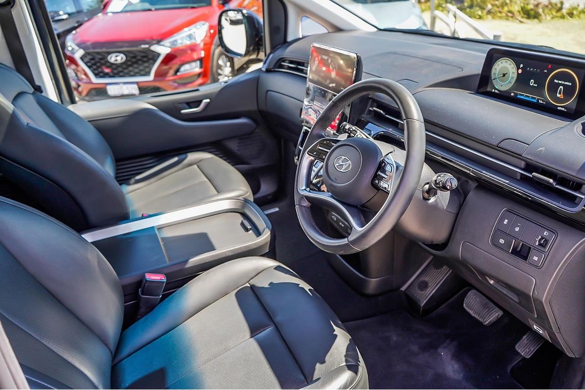 2022 Hyundai STARIA Highlander US4.V1