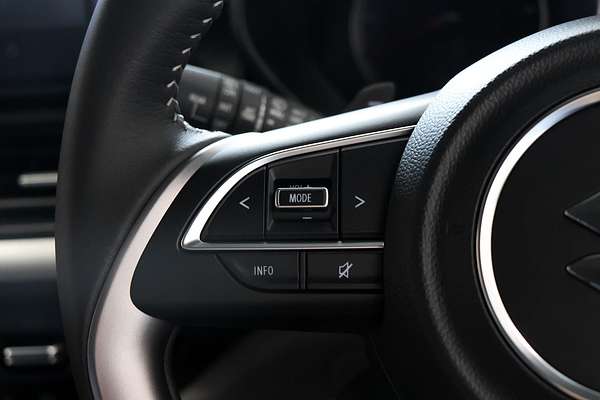 2025 Suzuki Swift Hybrid GLX UZ