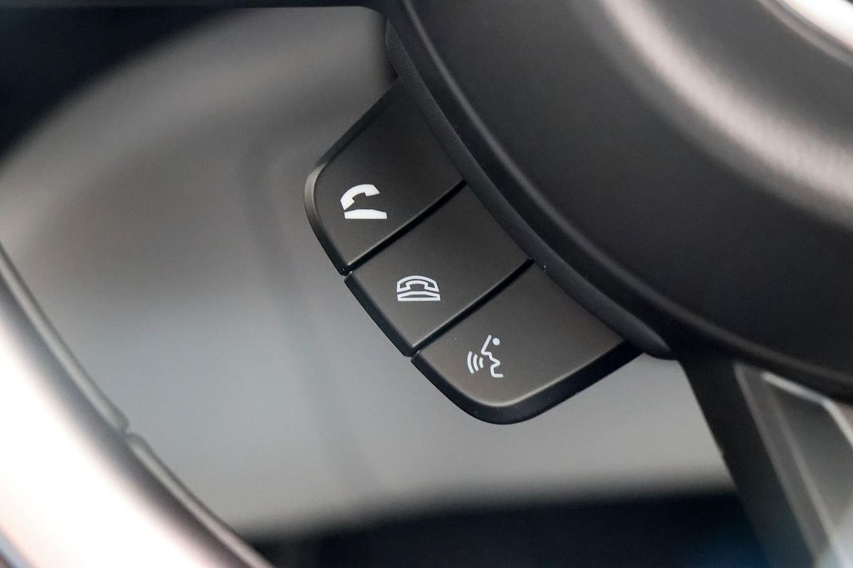 2025 Suzuki Swift Hybrid GLX UZ