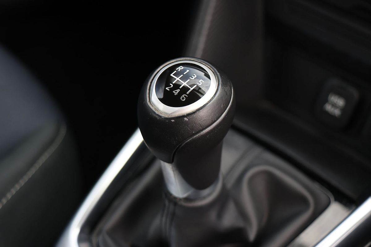 2015 Mazda 2 Maxx DJ Series