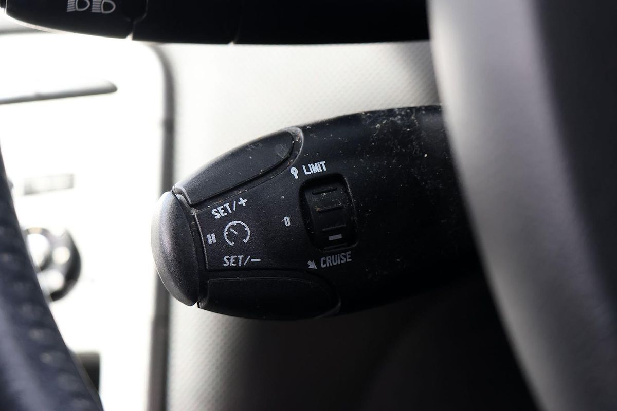 2012 Peugeot 308 Active T7