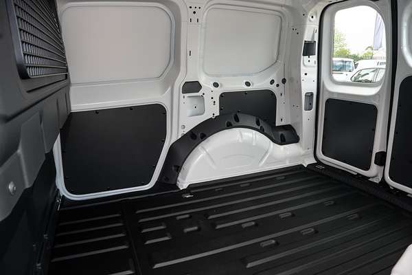 2025 Volkswagen Caddy TDI280 5 SWB