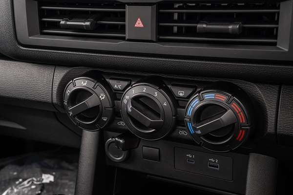 2025 Mitsubishi Triton GLX MV 4X4