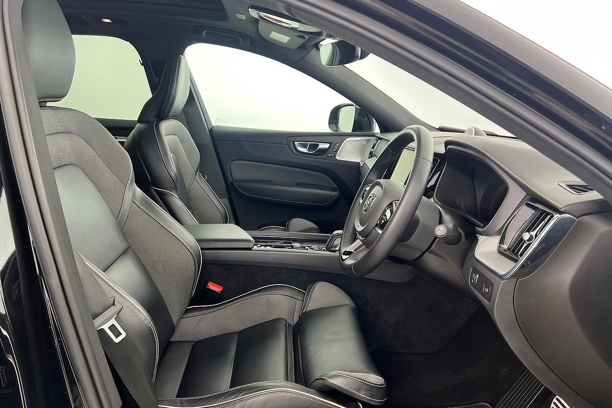 2021 Volvo XC60 T6 R-Design