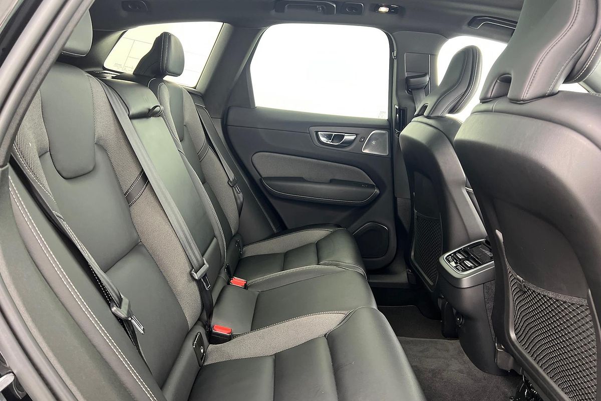 2021 Volvo XC60 T6 R-Design