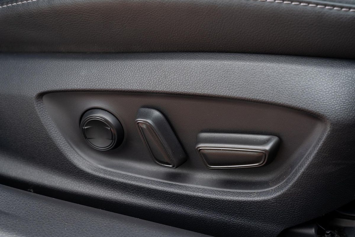 2021 Toyota Camry SX AXVH70R