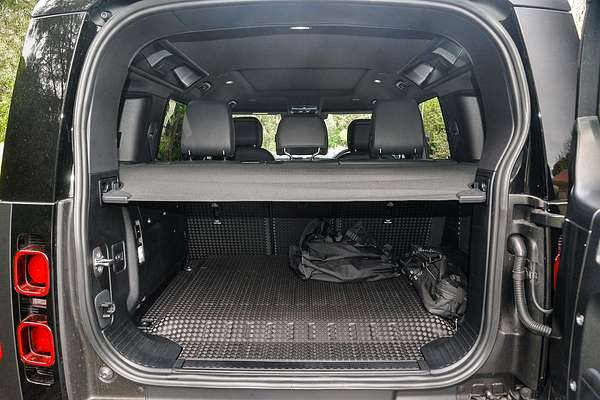 2024 Land Rover Defender 110 P400e X-Dynamic SE L663