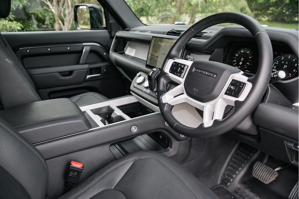 2024 Land Rover Defender 110 P400e X-Dynamic SE L663