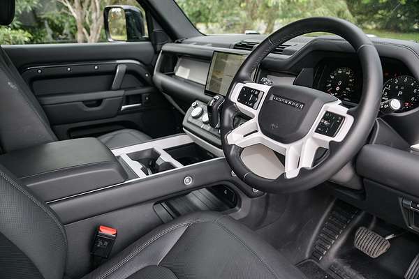 2024 Land Rover Defender 110 P400e X-Dynamic SE L663