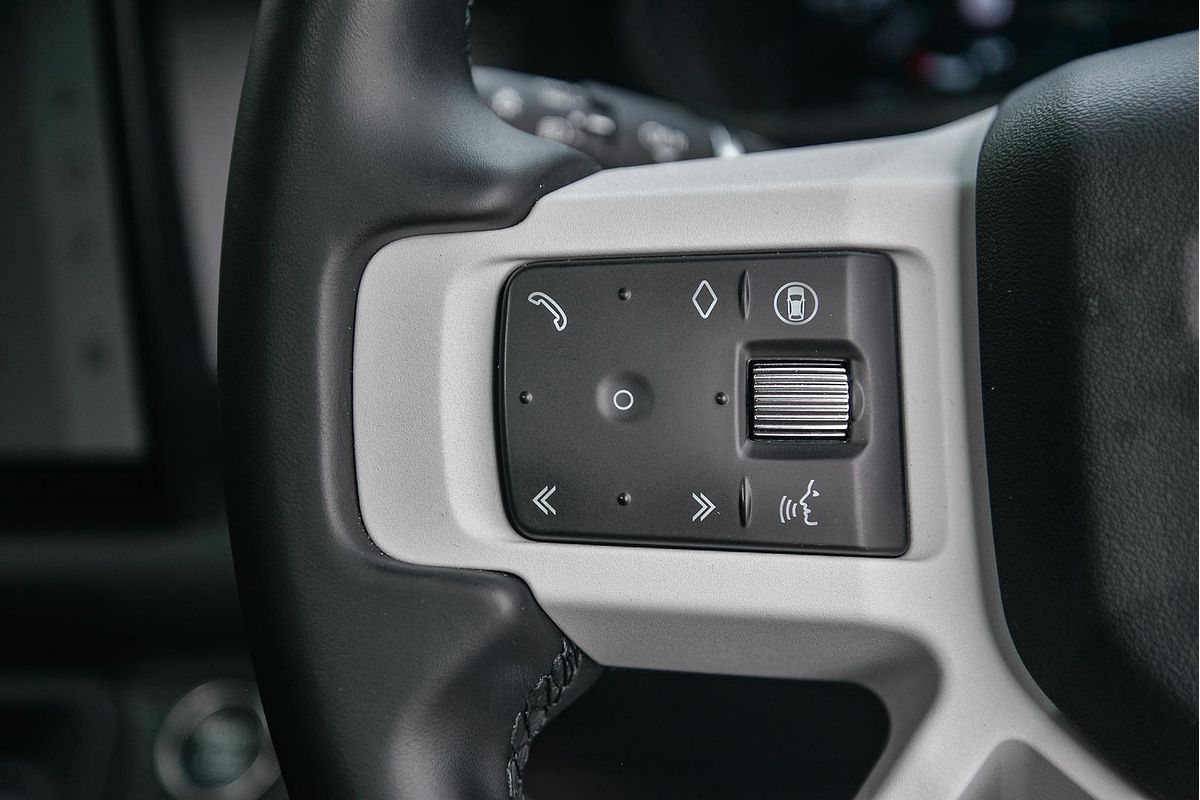 2024 Land Rover Defender 110 P400e X-Dynamic SE L663