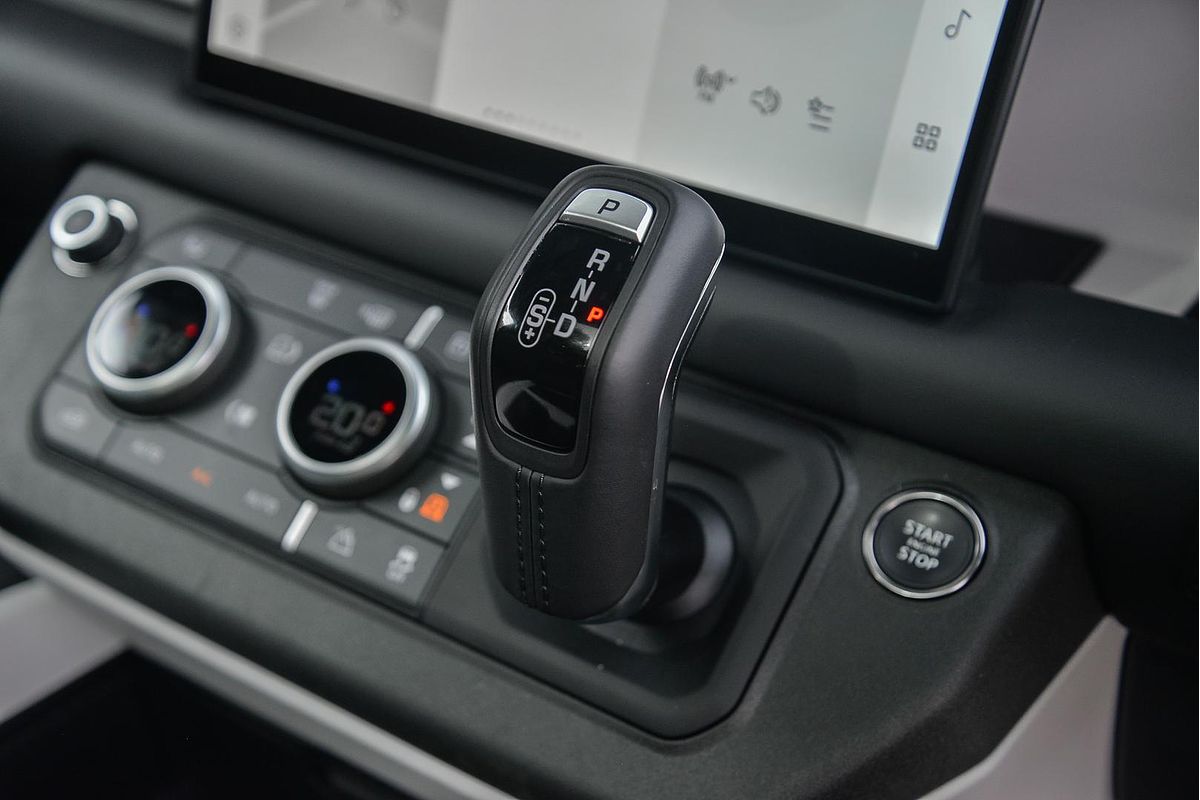 2024 Land Rover Defender 110 P400e X-Dynamic SE L663