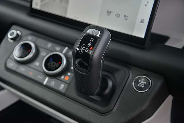 2024 Land Rover Defender 110 P400e X-Dynamic SE L663