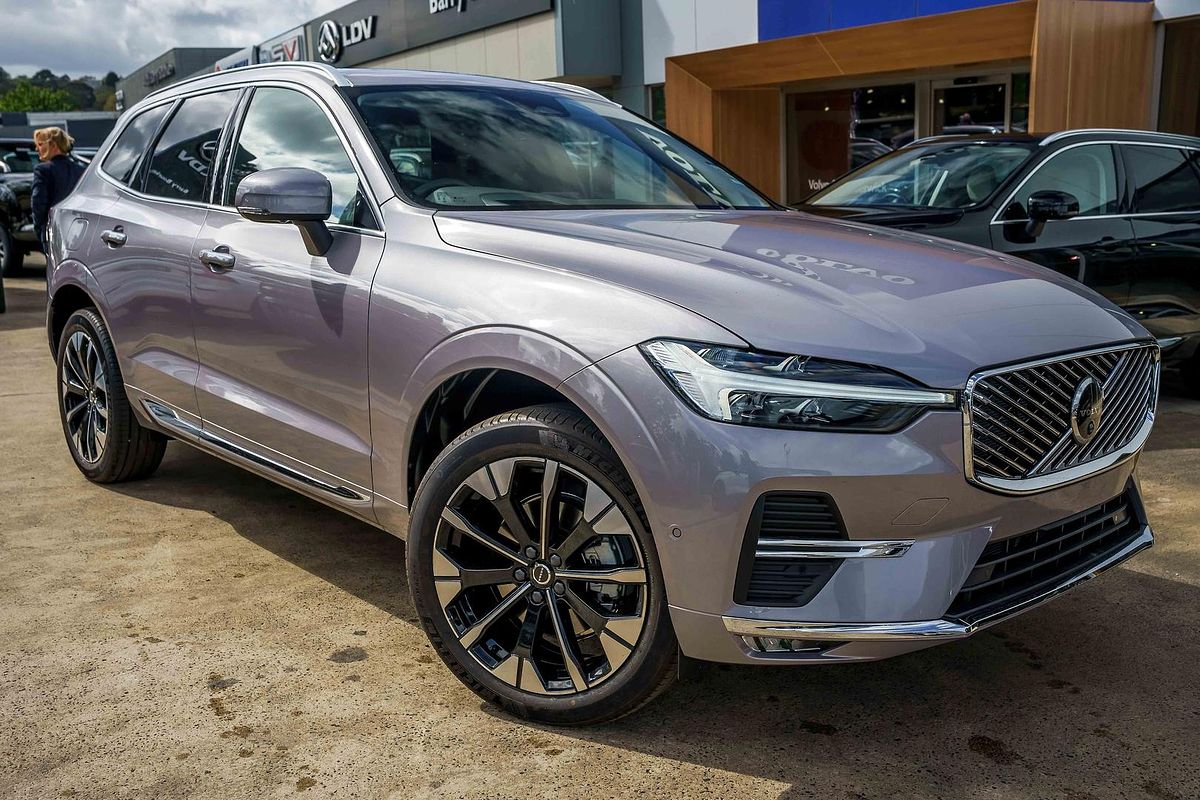 2025 Volvo XC60 Plus B5 Bright