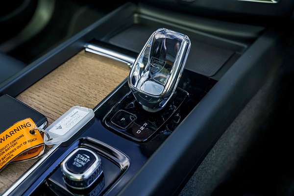 2025 Volvo XC60 Plus B5 Bright
