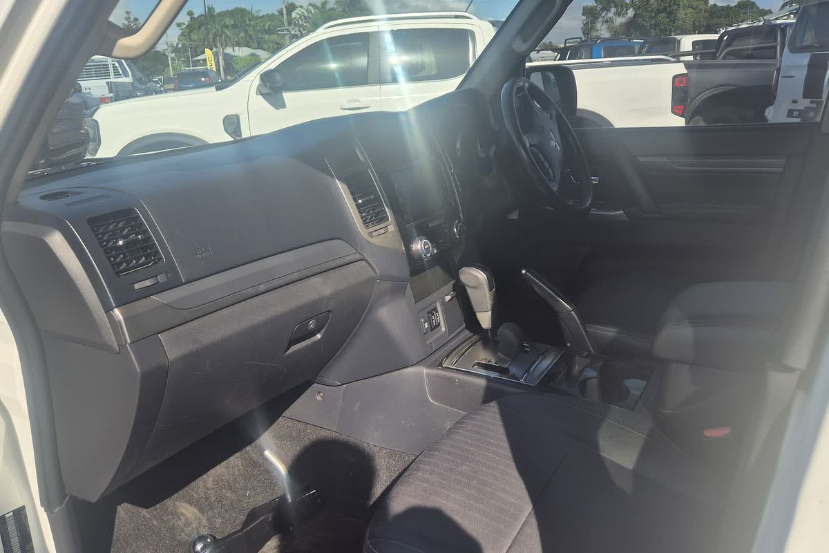 2020 Mitsubishi Pajero GLS NX