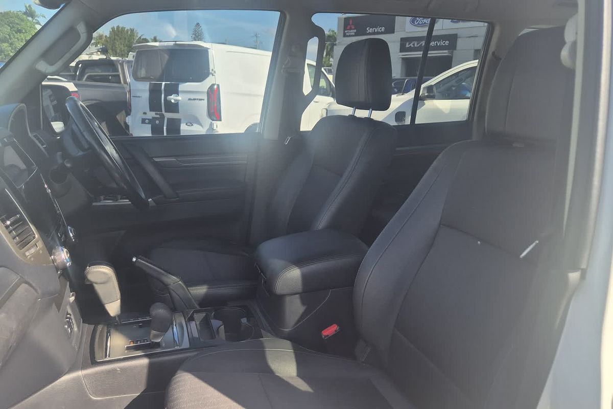 2020 Mitsubishi Pajero GLS NX