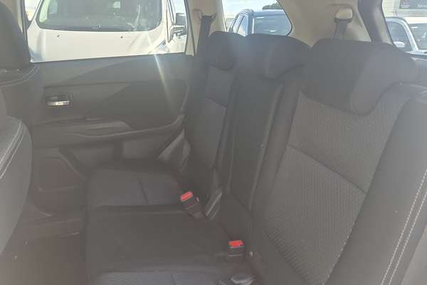 2017 Mitsubishi Outlander LS Safety Pack ZK