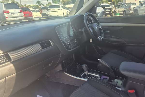 2017 Mitsubishi Outlander LS Safety Pack ZK