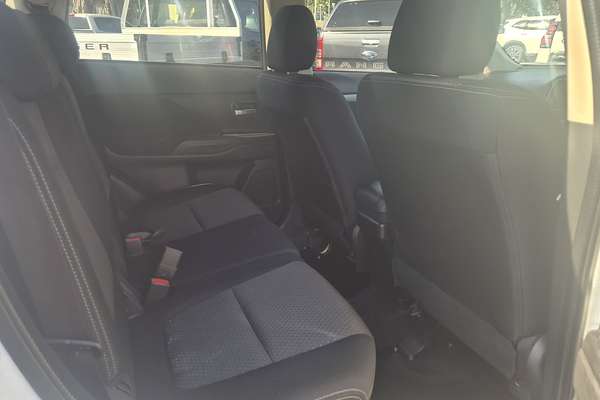 2017 Mitsubishi Outlander LS Safety Pack ZK