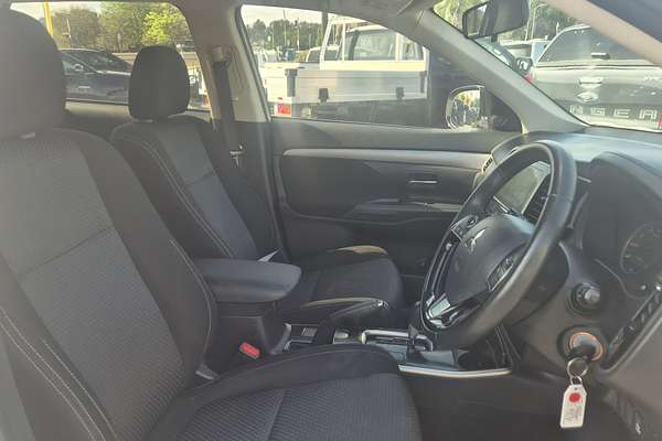 2017 Mitsubishi Outlander LS Safety Pack ZK