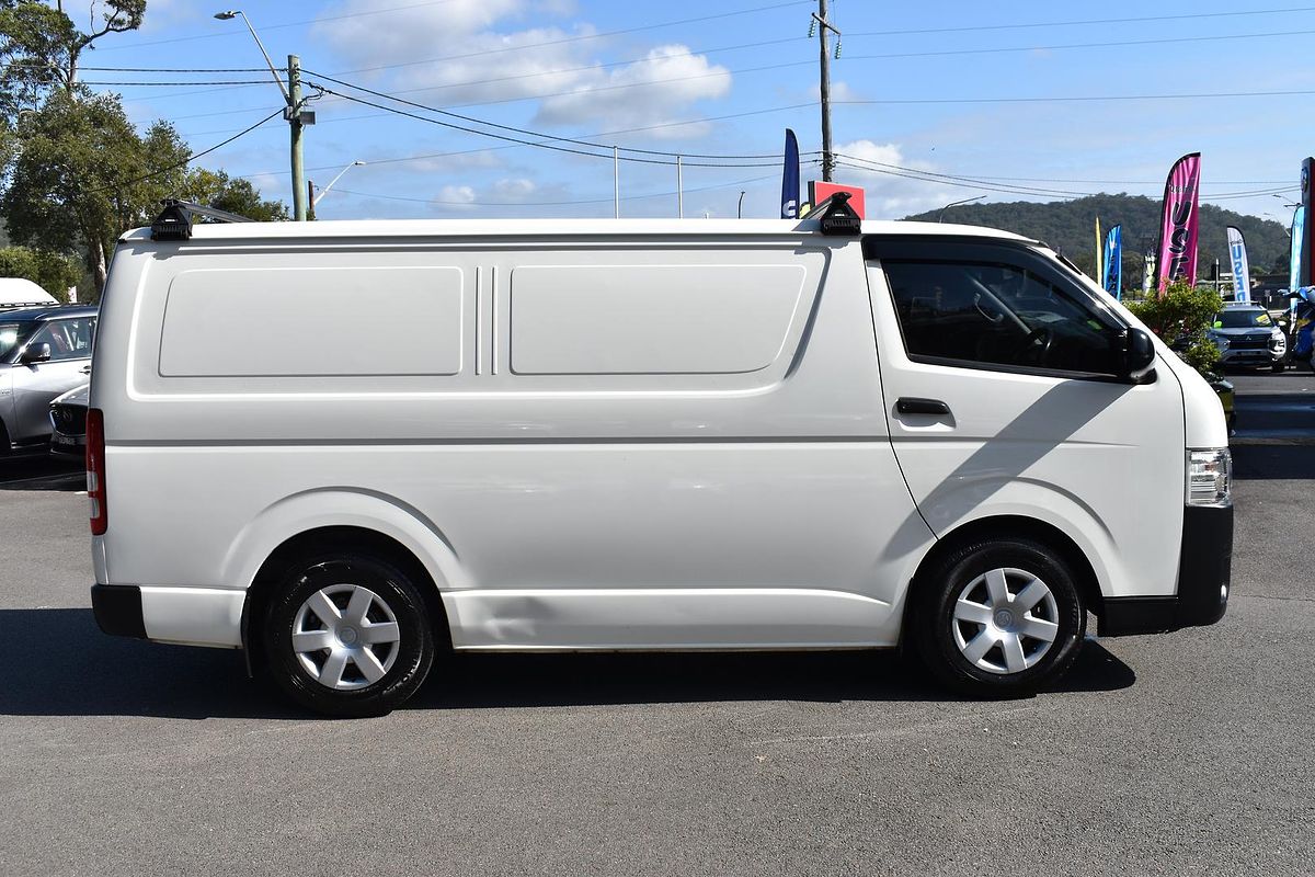 2017 Toyota Hiace KDH201R LWB