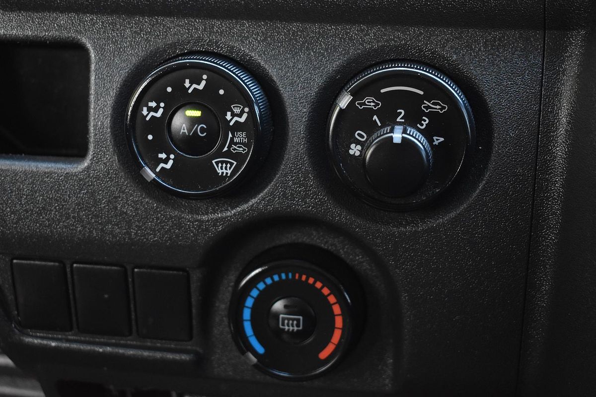 2017 Toyota Hiace KDH201R LWB