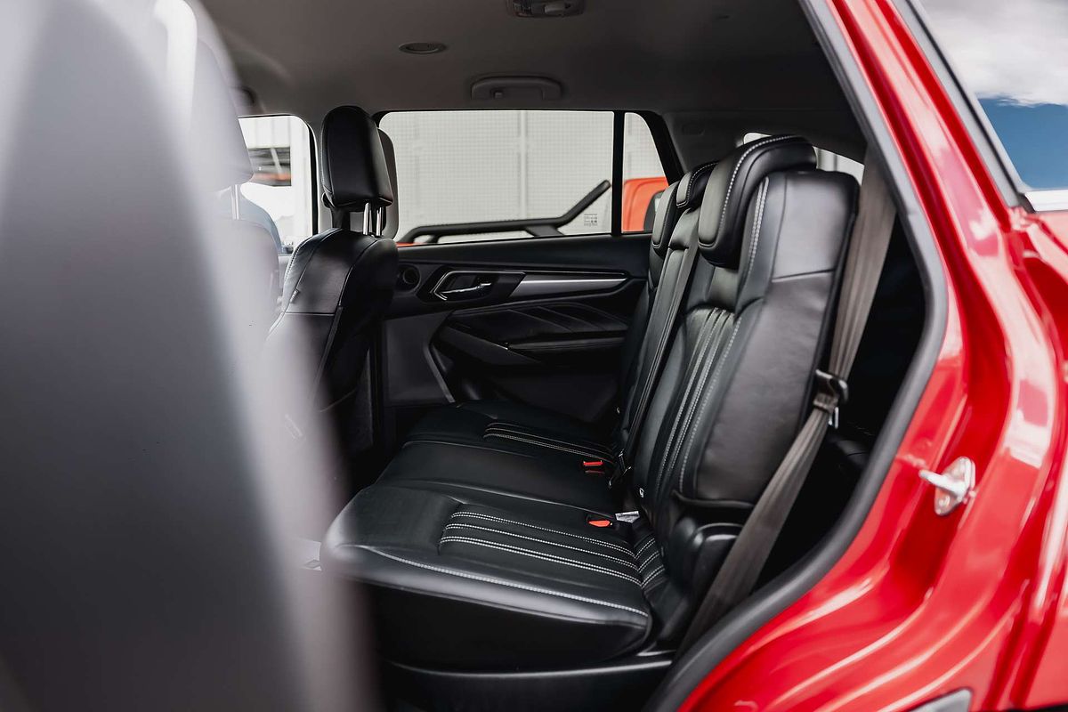 2022 Isuzu MU-X LS-T