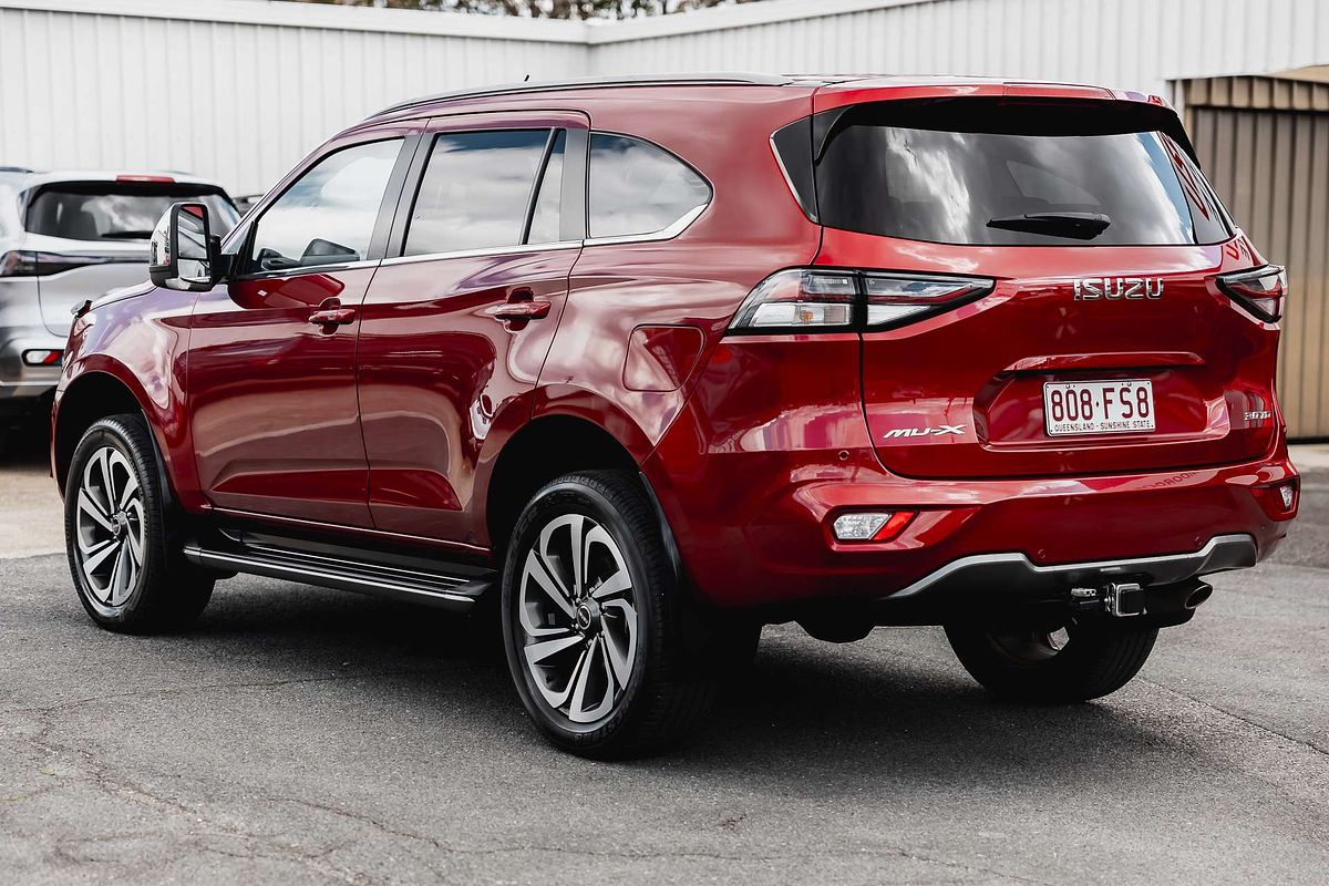 2022 Isuzu MU-X LS-T