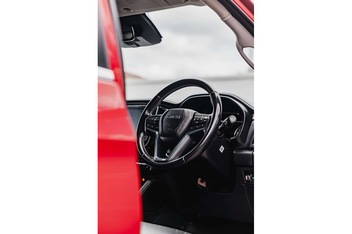 2022 Isuzu MU-X LS-T