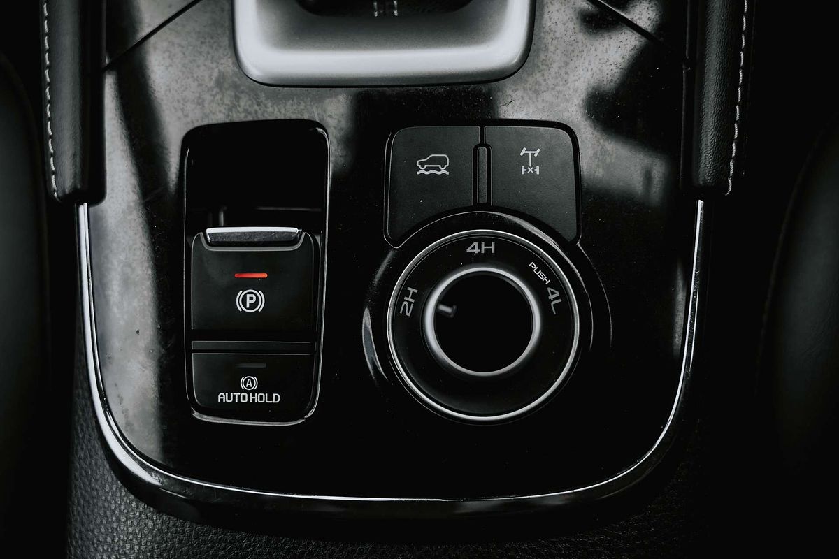 2022 Isuzu MU-X LS-T