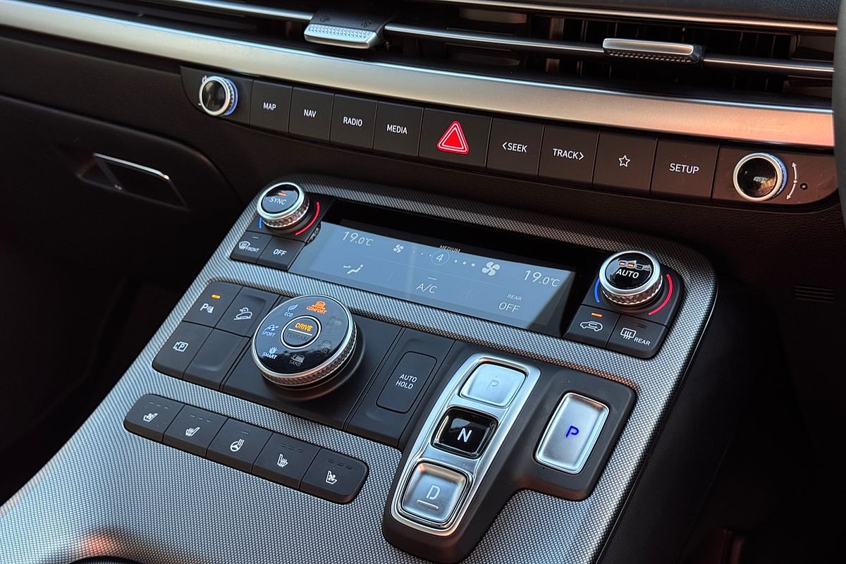 2024 Hyundai Palisade Calligraphy Black Ink LX2.V4