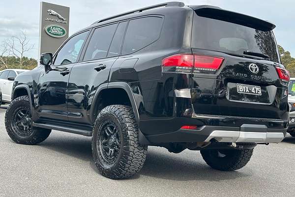 2022 Toyota Landcruiser GR Sport FJA300R