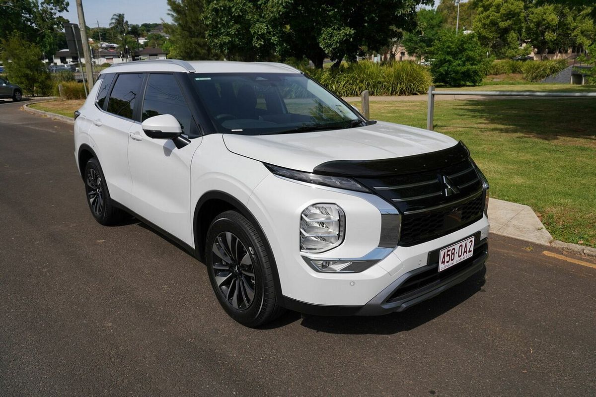 2025 Mitsubishi Outlander LS ZM