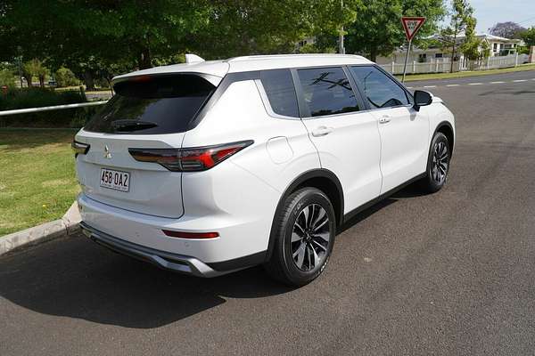 2025 Mitsubishi Outlander LS ZM